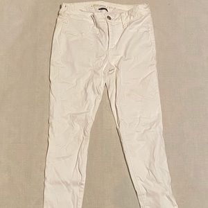 American eagle women’s white skinny jeans